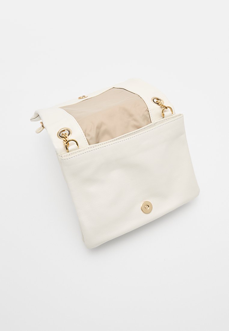 Lancel BILLIE