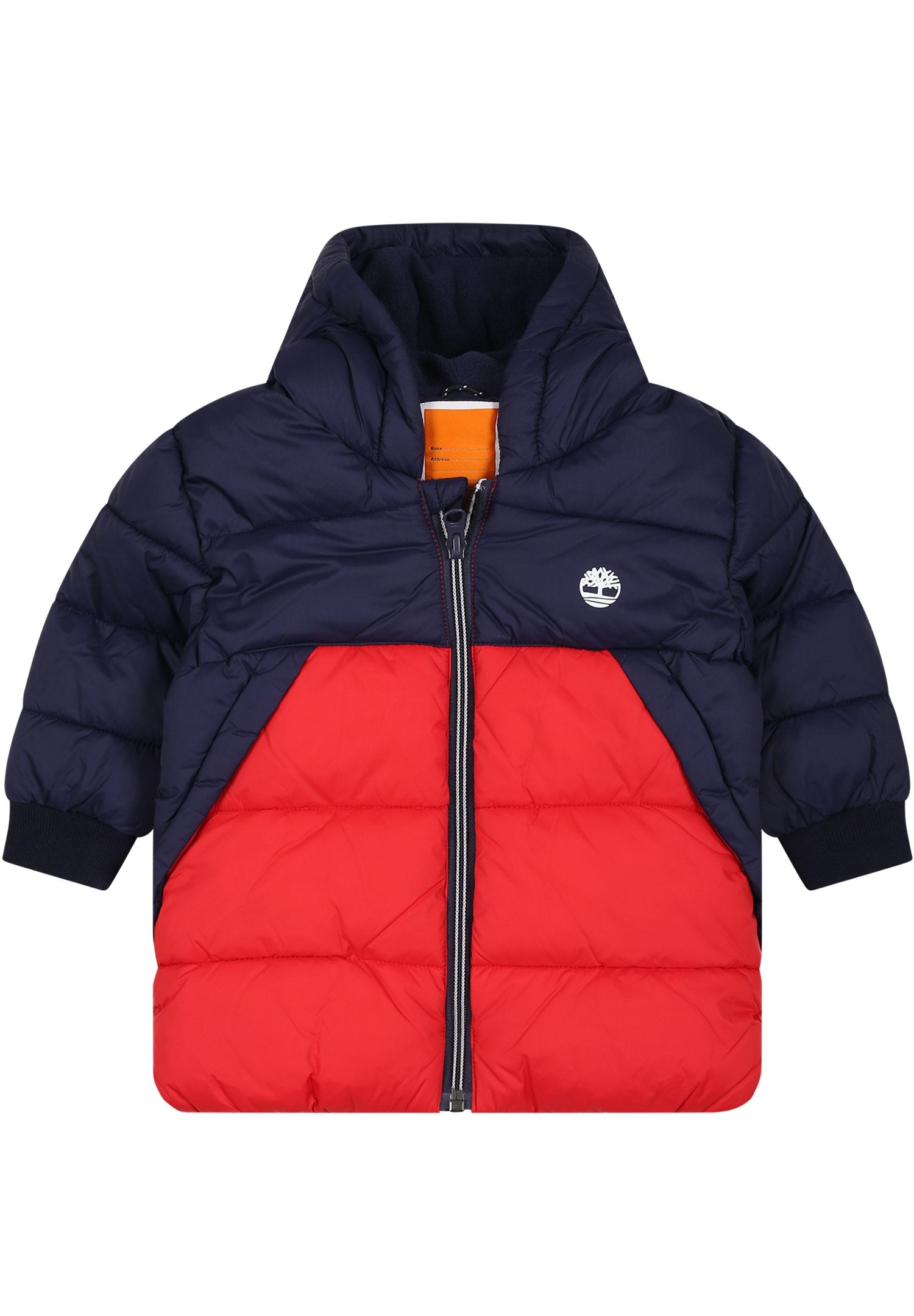 Gefütterte Jacke mit navyblauem oberen Teil und rotem unteren Teil, mit Reißverschluss, gerippten Bündchen und einem Logo auf der Brust.