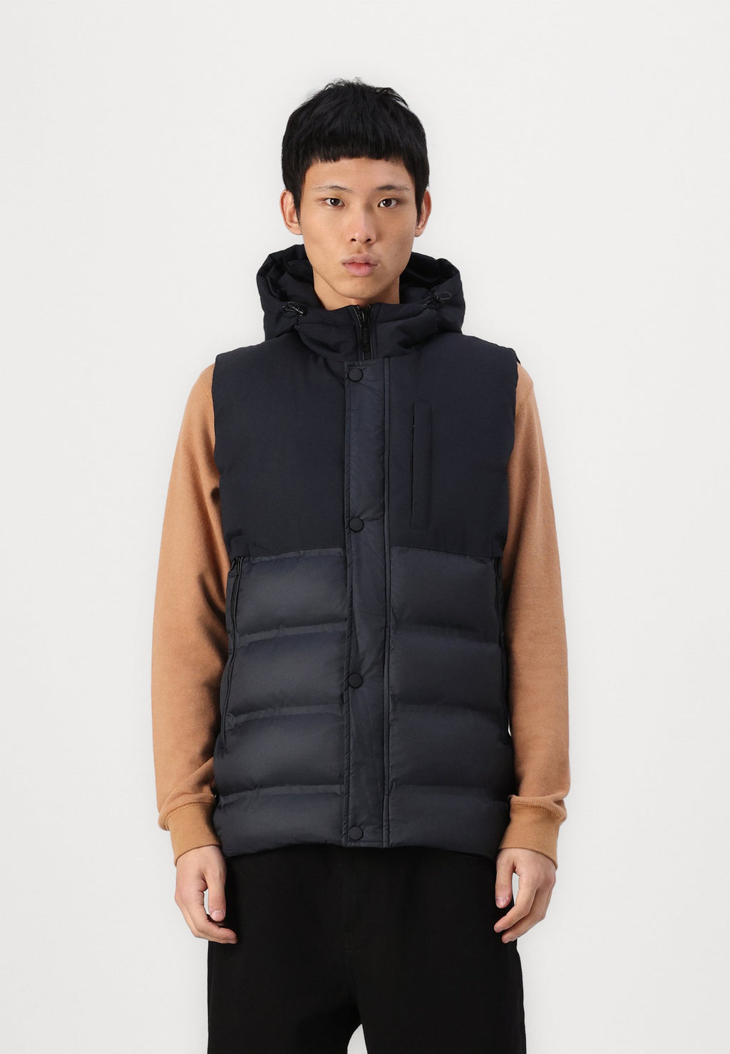 BHOUTERWEAR HOODED Media 3
