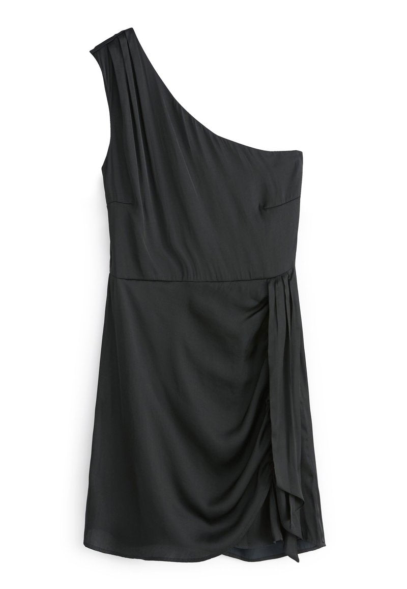 Schwarzes, einseitig getragenes Kleid aus glattem Stoff, das Falten, eine schmale Taille und ein drapiertes Seitendetail mit einer seitlichen Bindung aufweist.