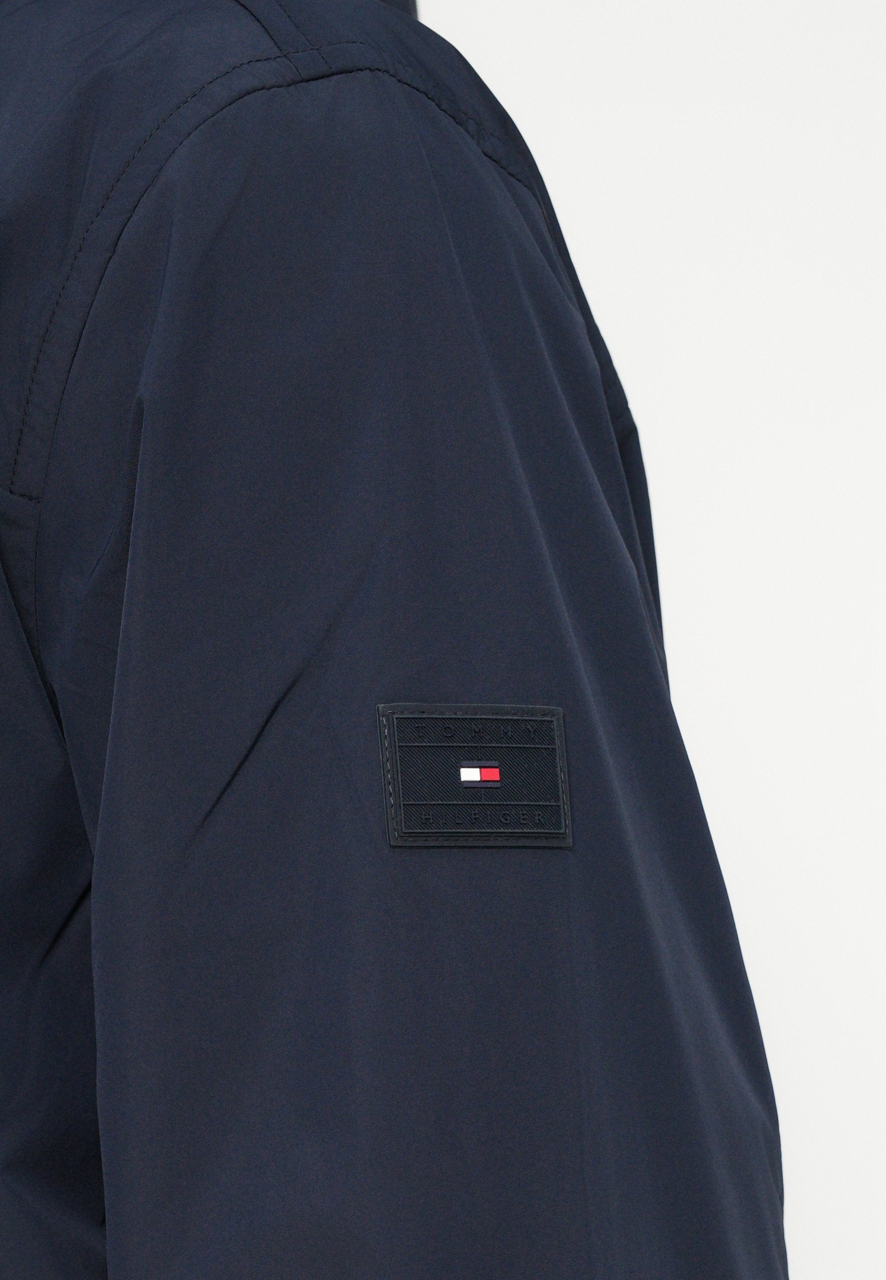 LIGHTWEIGHT PACKABLE HOODED JACKET Media 6