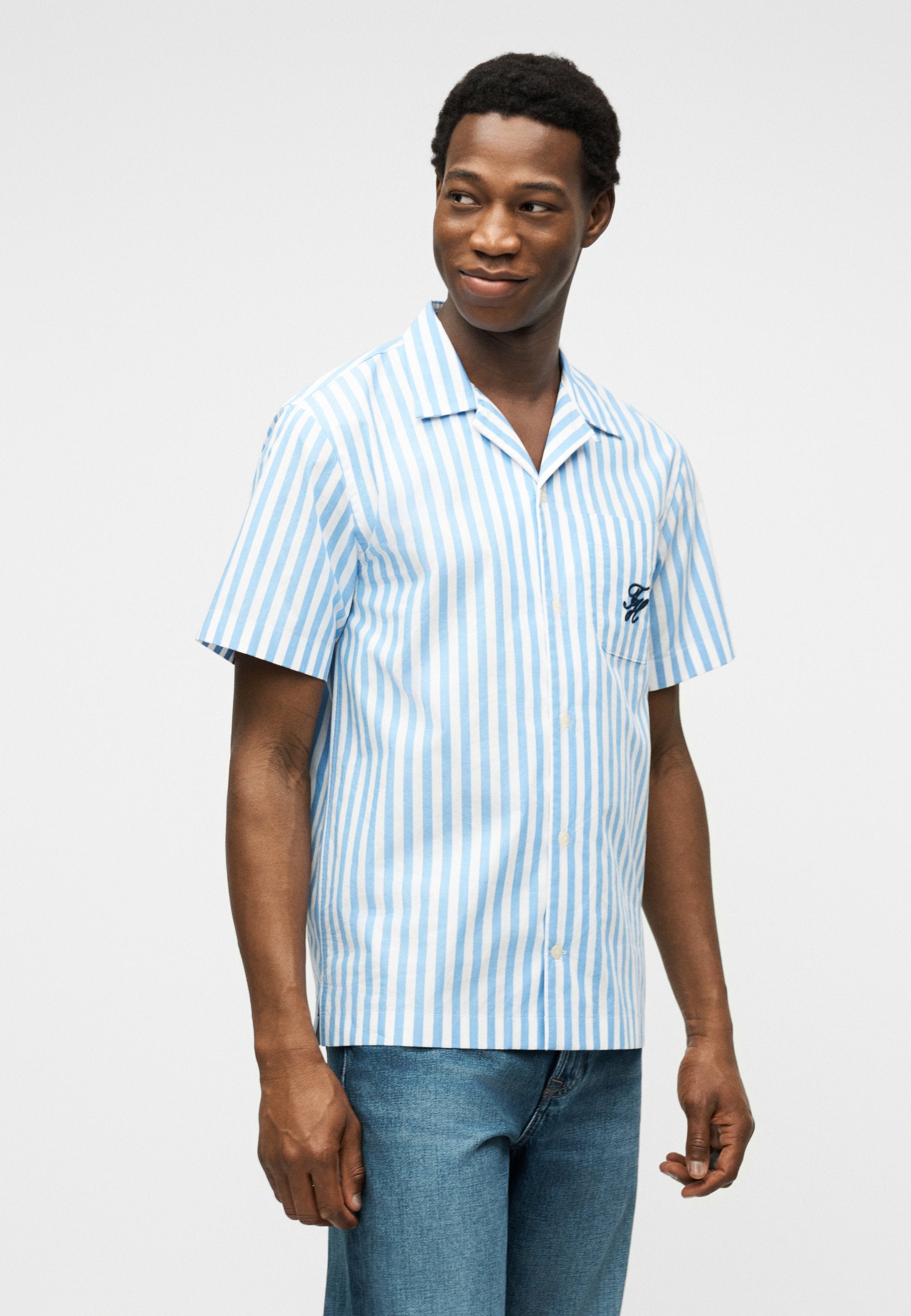 REGULAR FIT PAPER TOUCH SHORT SLEEVE SHIRT Media 5
