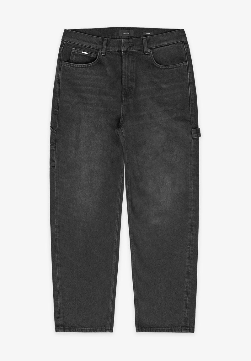 Schwarze Cargo-Jeans mit weitem Schnitt, seitlichen Taschen, minimalem Ausbleichen und einfacher Knopfverschluss am Bund.