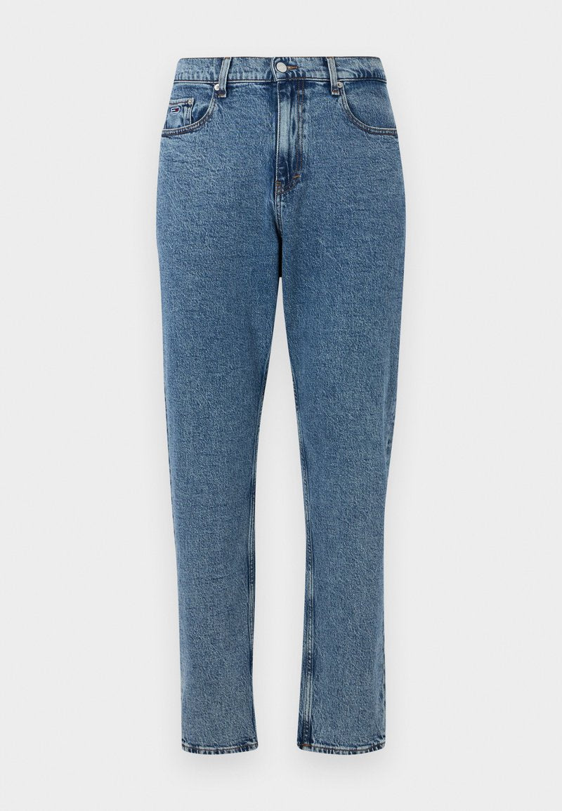 Hellblaue Denim-Jeans mit geradem Bein, fünf Taschen, Knopfverschluss und subtilen Ausbleichungen auf der Stoffoberfläche.