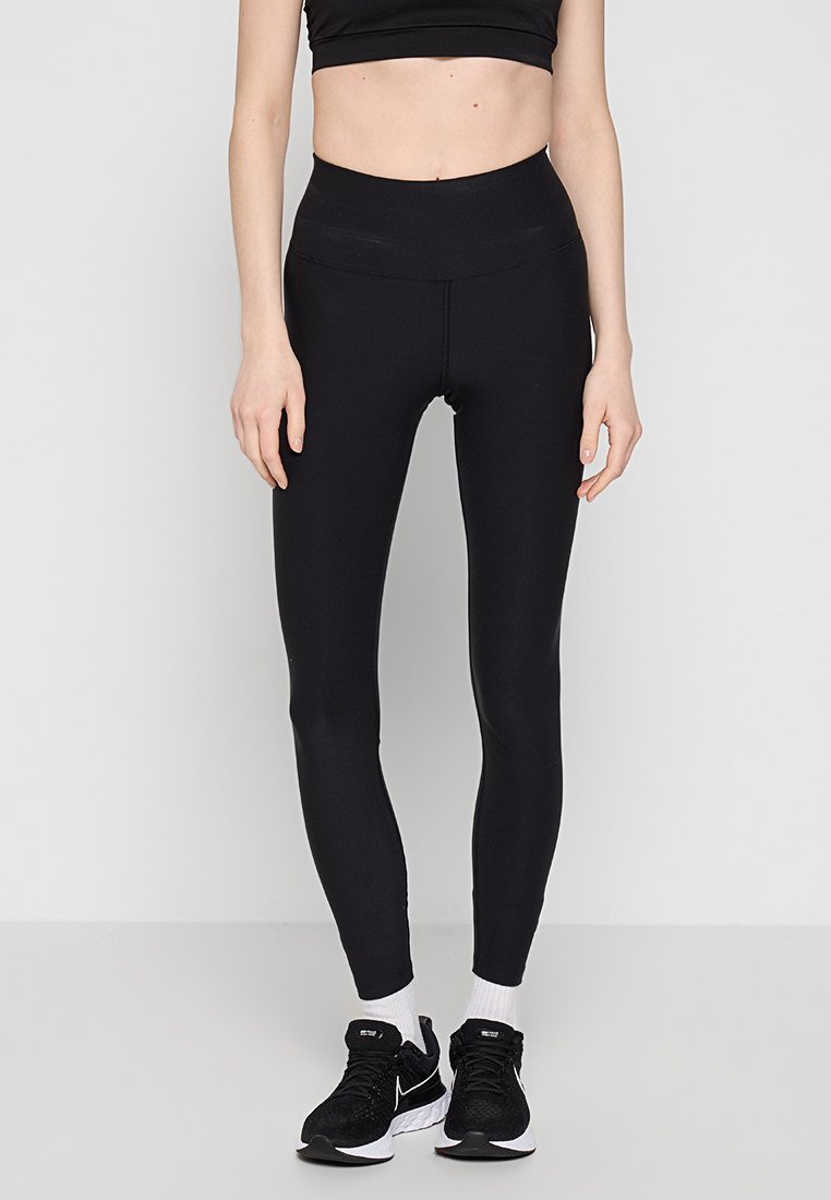 Nike Performance