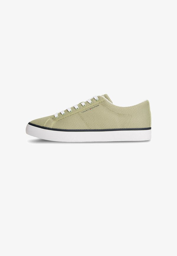 Tommy Hilfiger LOGO - Trainers - succulent green
