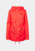 Rote Windjacke mit Reißverschluss vorne, verstellbarer Kapuze, Kordelzug in der Taille und zwei Fronttaschen. Glattes, leichtes Material.