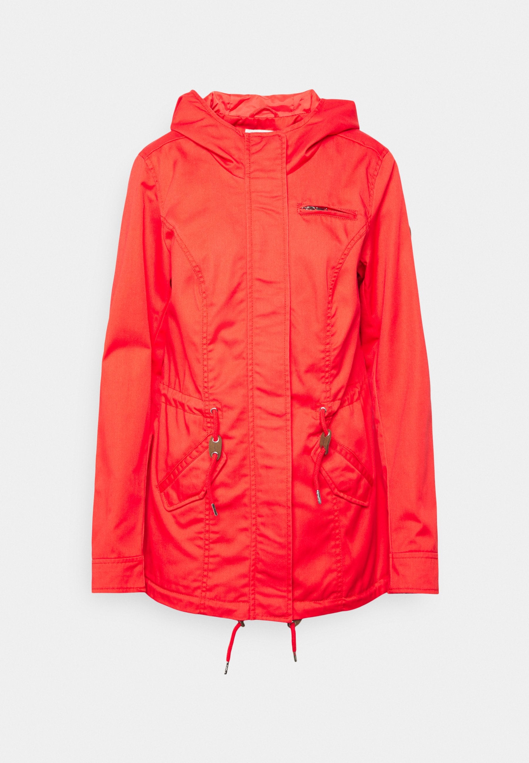 Rote Windjacke mit Reißverschluss vorne, verstellbarer Kapuze, Kordelzug in der Taille und zwei Fronttaschen. Glattes, leichtes Material.