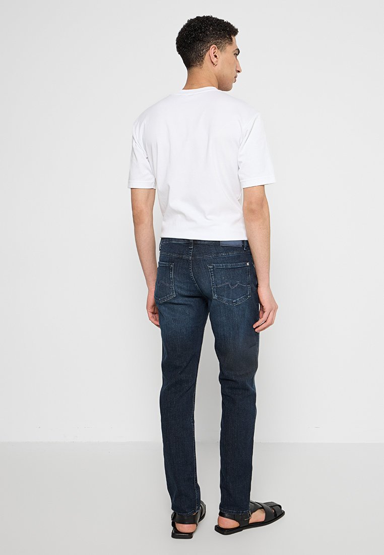 7 for all mankind