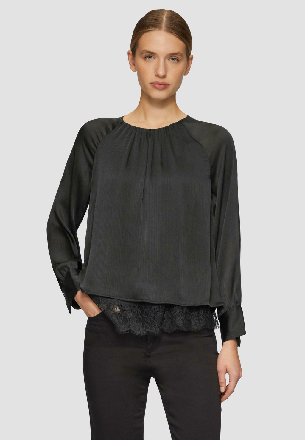 s.Oliver BLACK LABEL MIT DETAILS