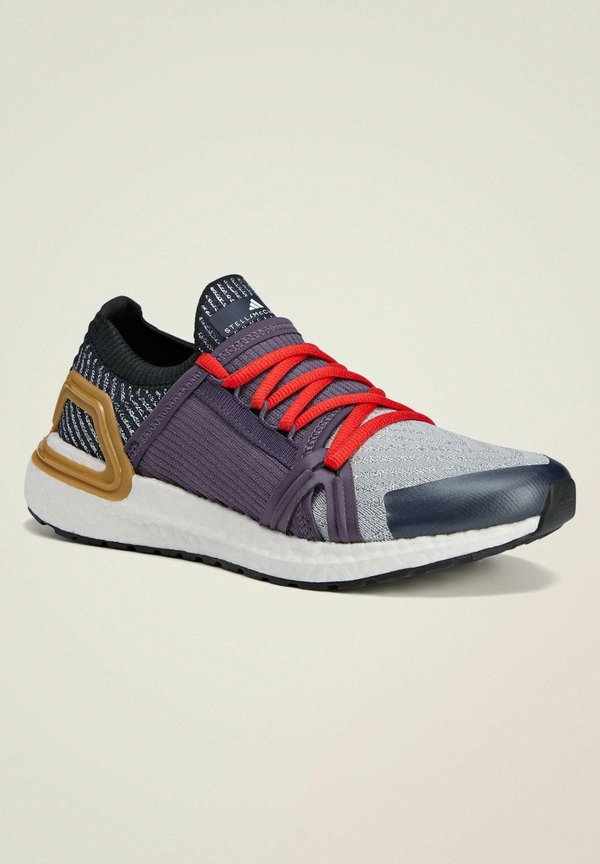 adidas by Stella McCartney ADIDAS BY STELLA MCCARTNEY ULTRABOOST DNA