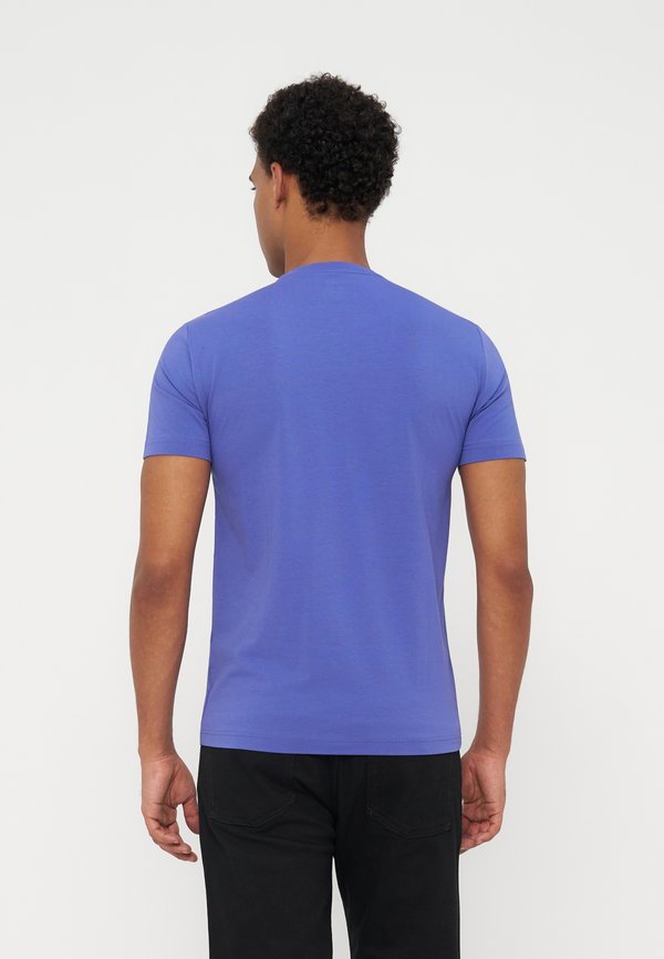 EA7 Emporio Armani