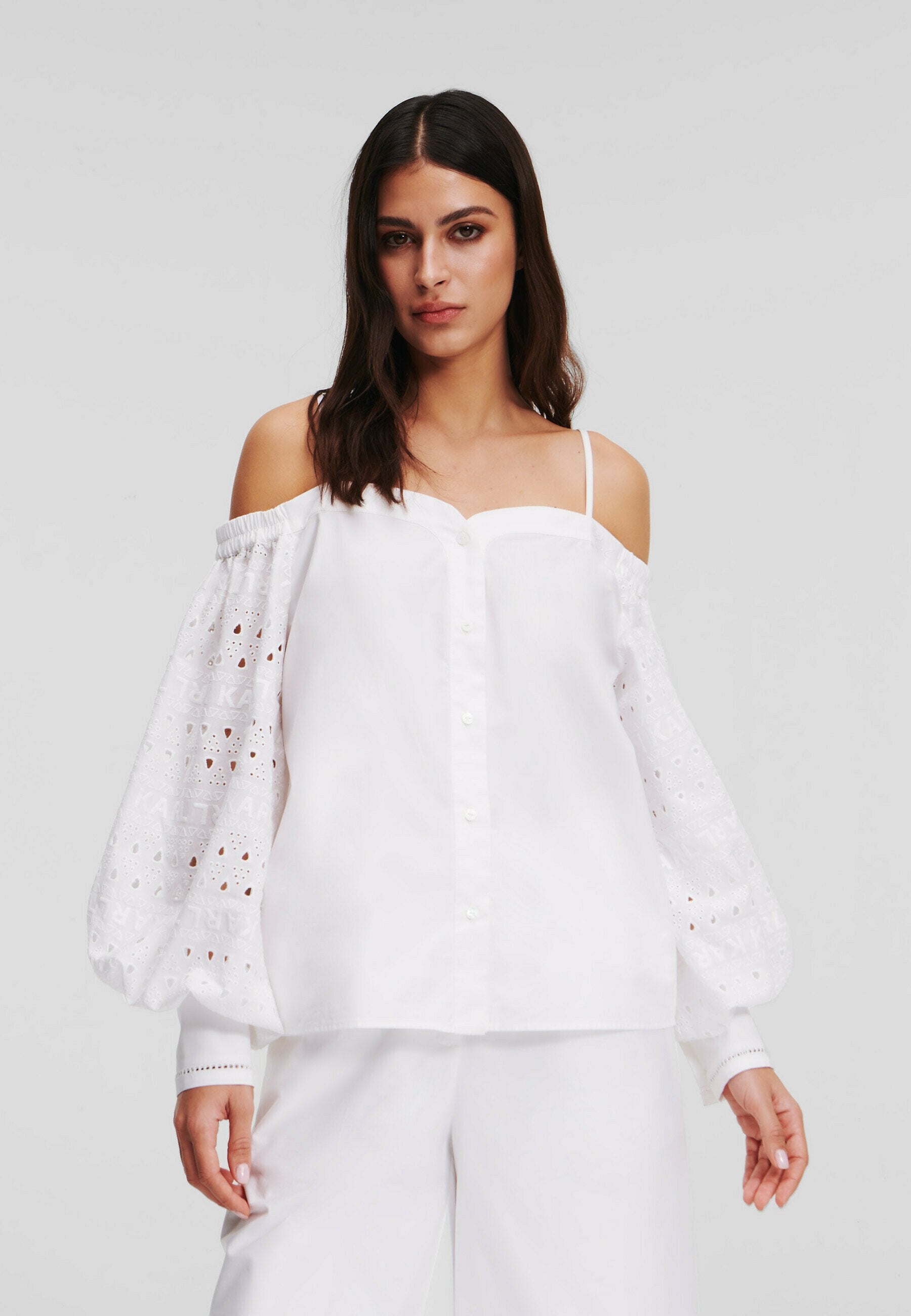 OFF SHOULDER EMBROIDERY Media 3