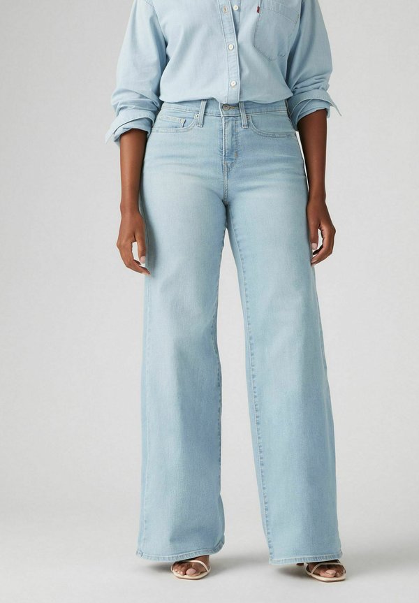 Levi's® 318® SHAPING WIDE LEG - Flared Jeans - tall glass of water