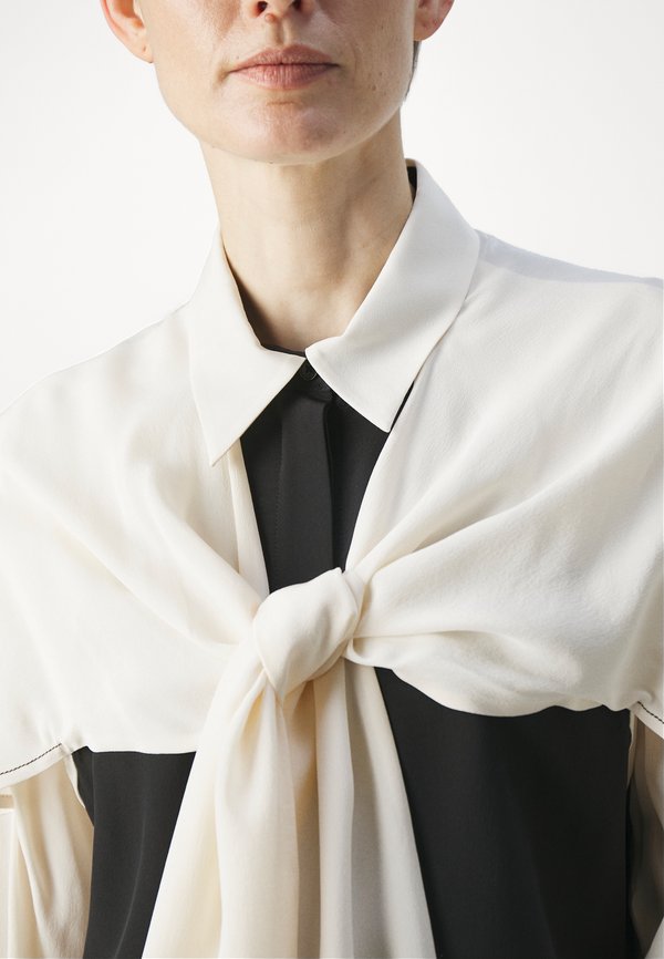 Victoria Beckham BOW