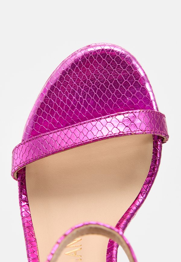 Stuart Weitzman NUDISTCURVE HOLLYWOOD