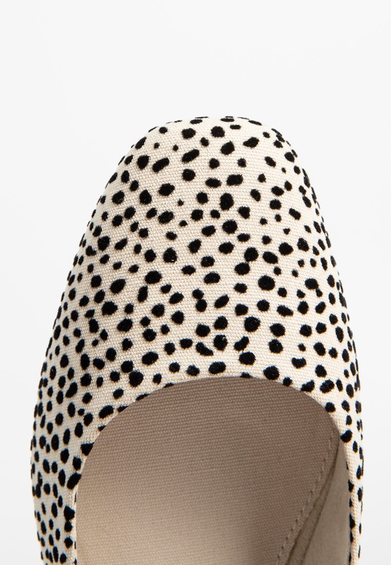 TOMS DRCAS