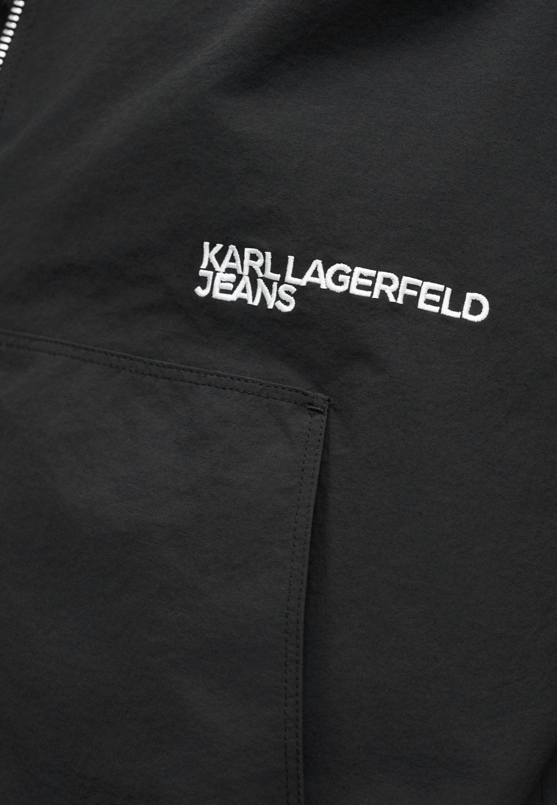 LIGHTWEIGHT HOODED JACKET Media 6