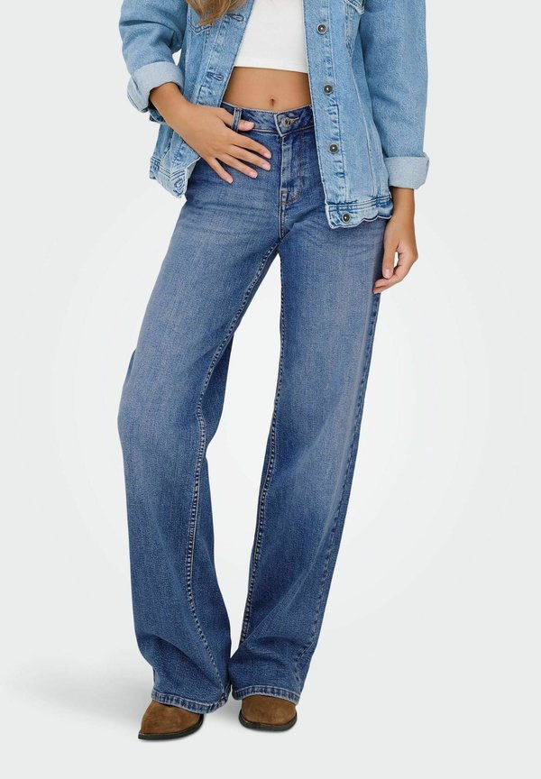 ONLY Wide-fit ONLJULLES Low waist Wide Leg Fit - Straight leg jeans - medium blue denim