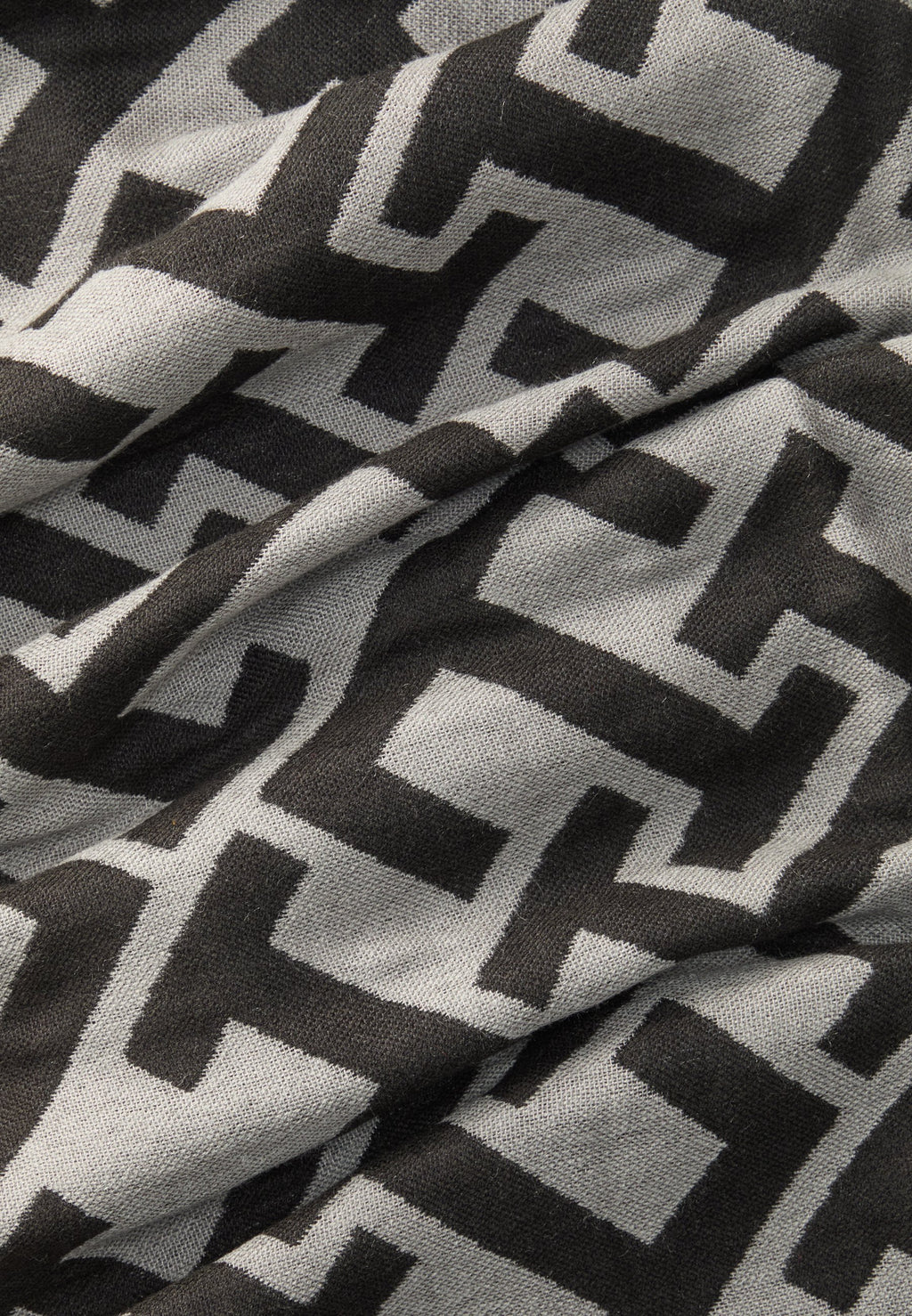 TH MONOGRAM JACQUARD SCARF WITH WOOL Media 2
