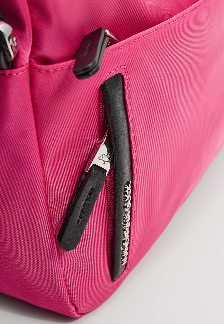 Mandarina Duck HUNTER