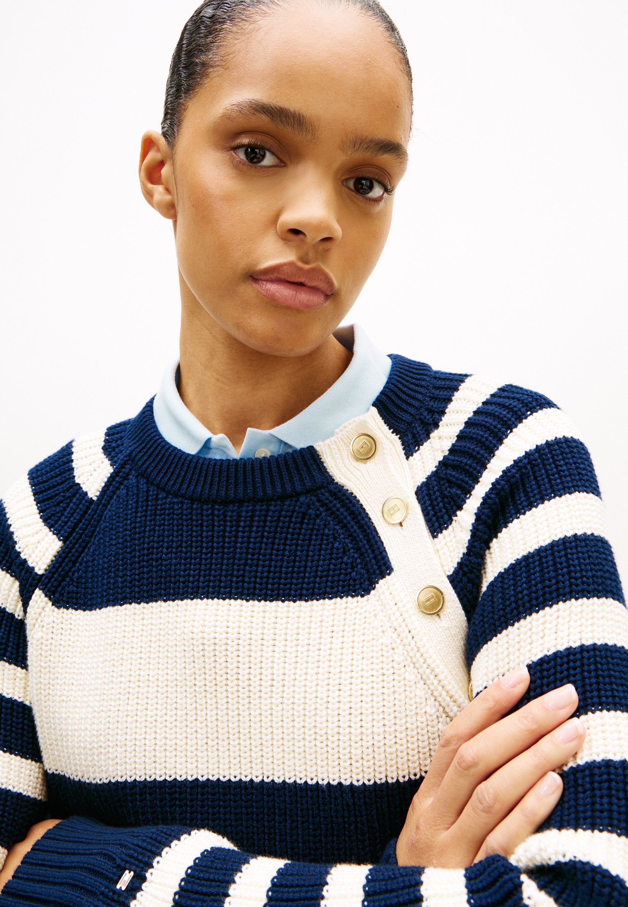 GOLD-TONE BUTTON CREW NECK JUMPER Media 5