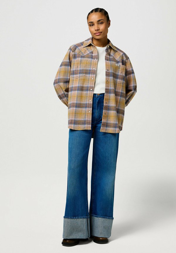 Wrangler LONG SLEEVE LOOSE WESTERN- RELAXED FIT