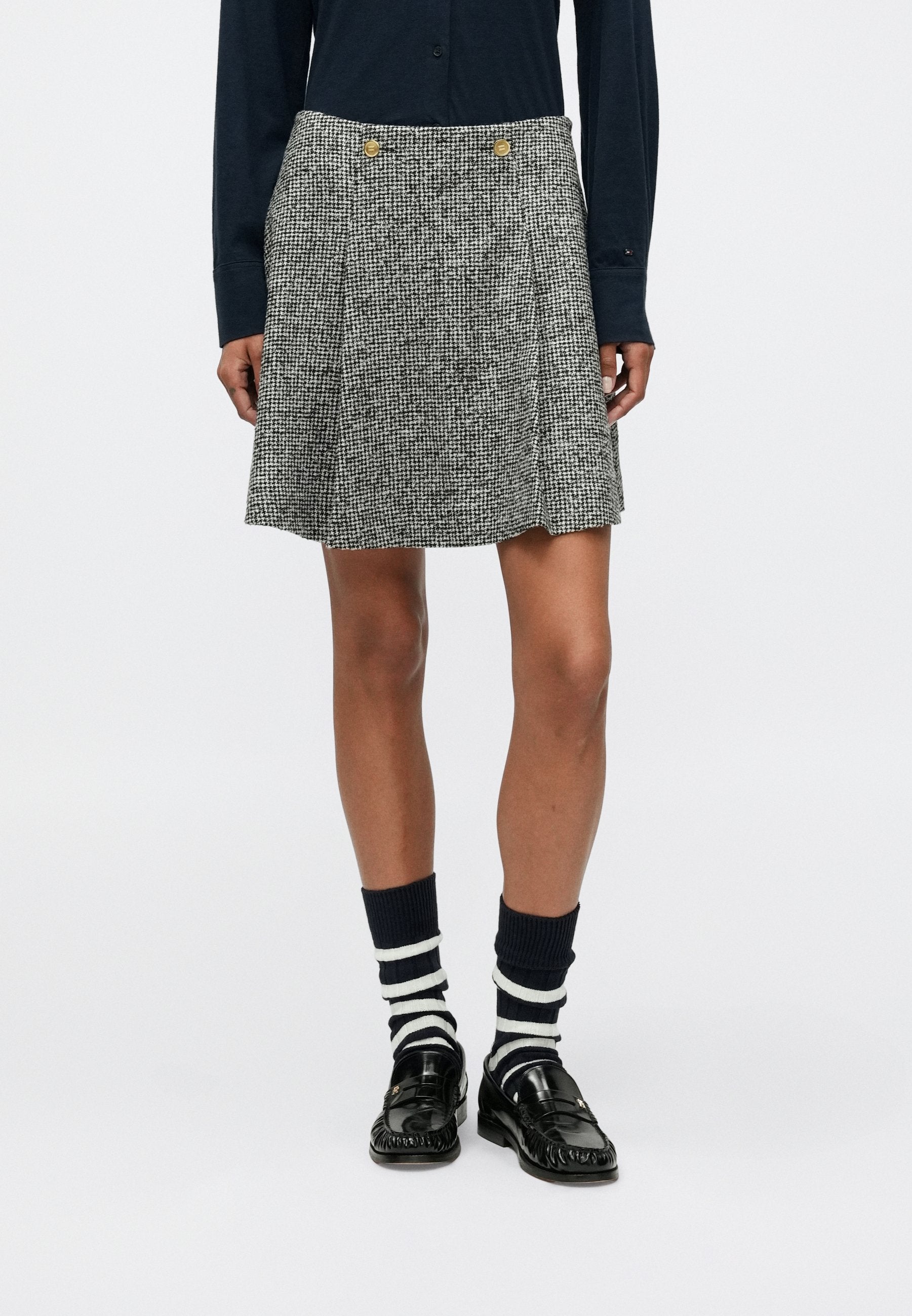 FESTIVE RELAXED HOUNDSTOOTH WOOL BLEND MINI SKIRT Media 3