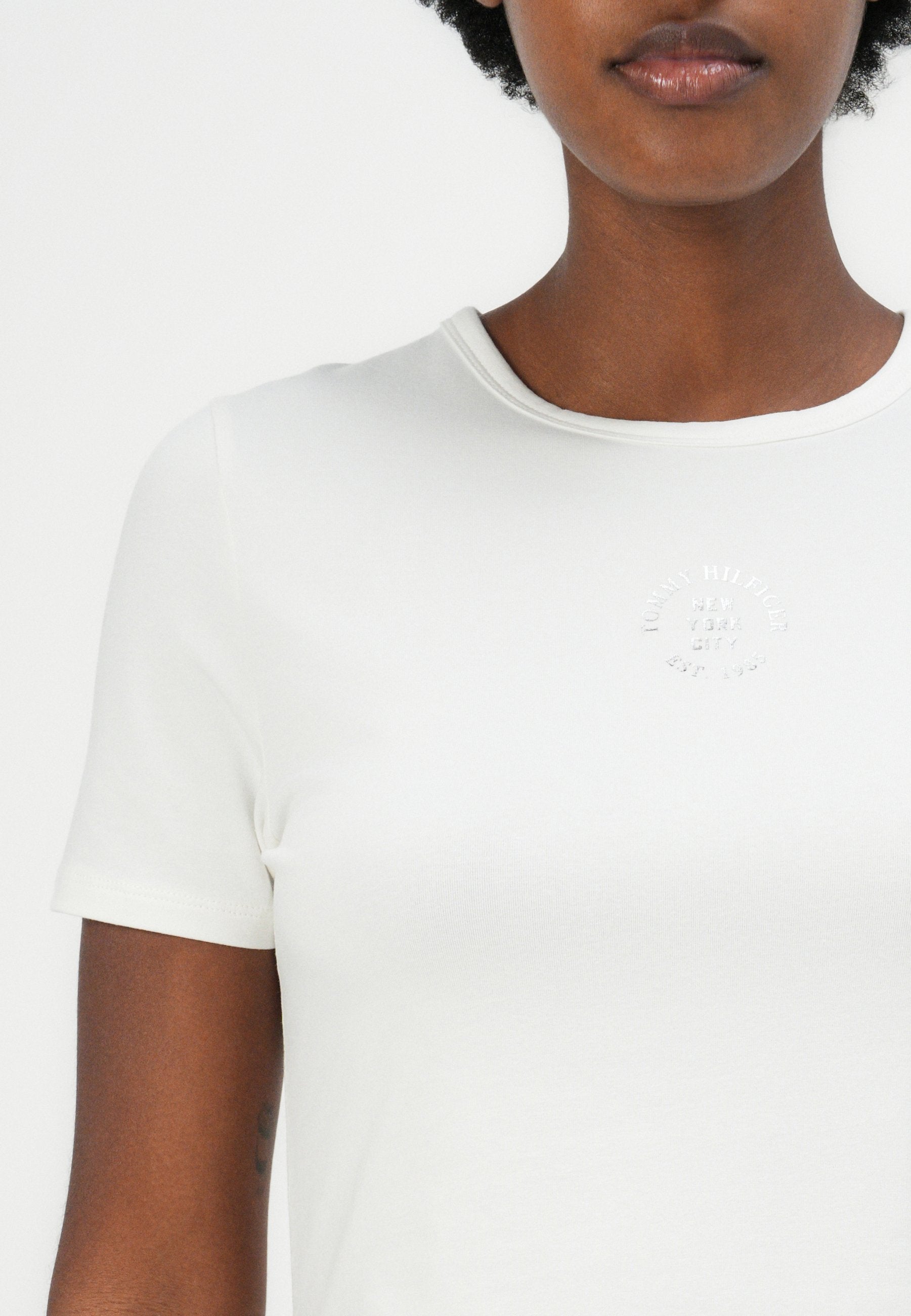 STAMP LOGO SLIM TEE Media 6