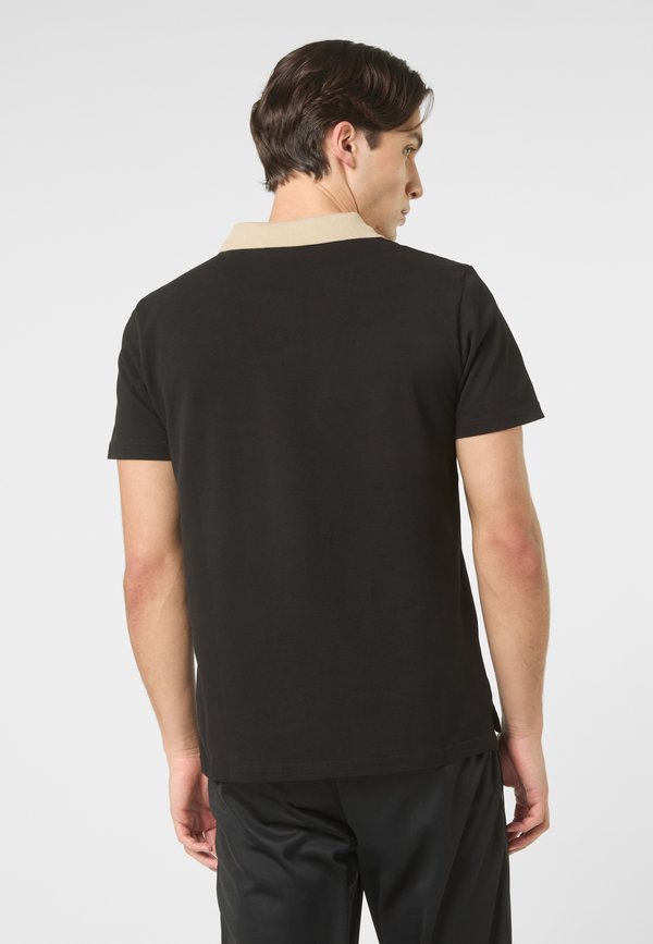 Fila APPAREL SAGANO  TAPED