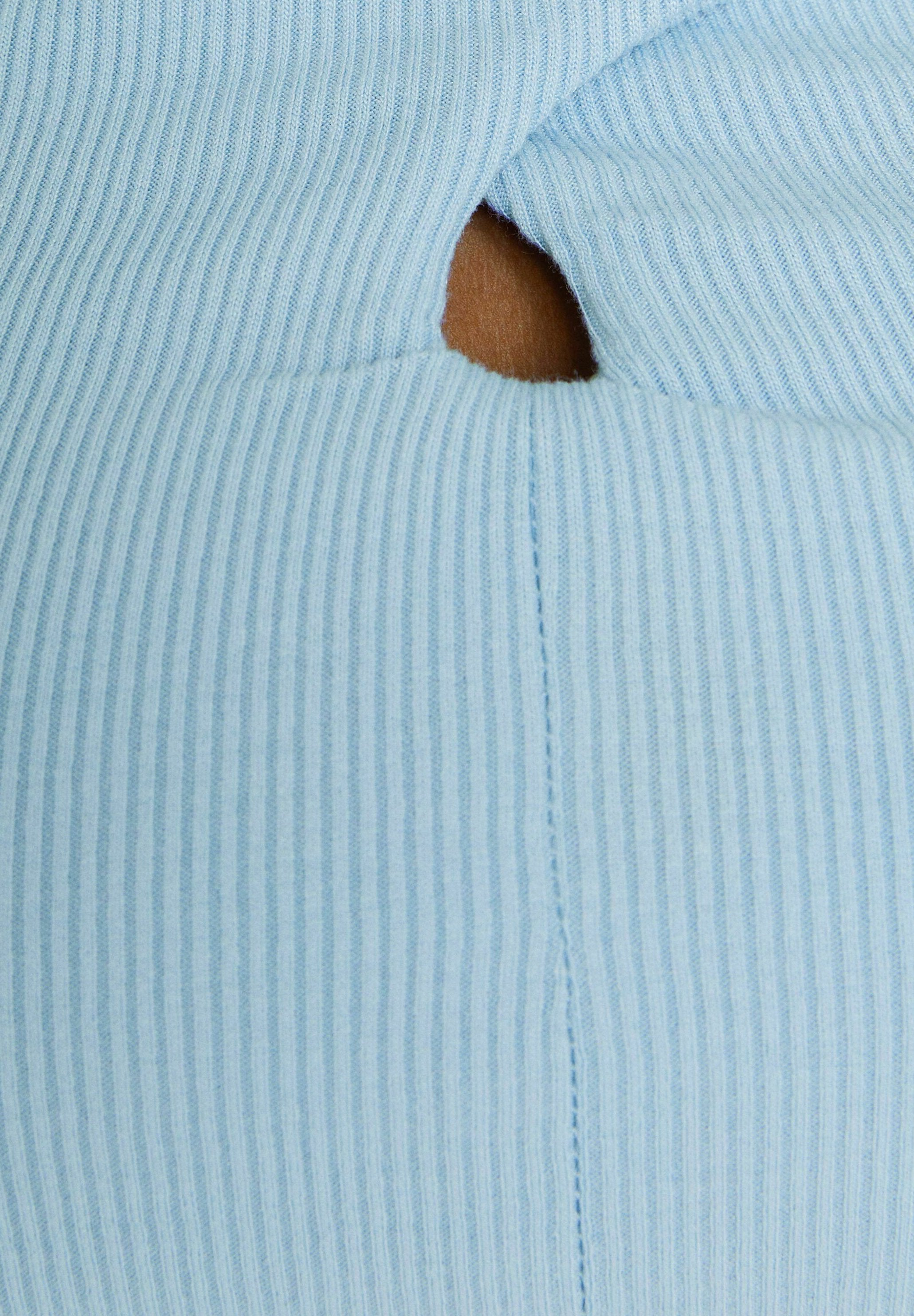 Bershka WITH A CROSSOVER NECKLINE