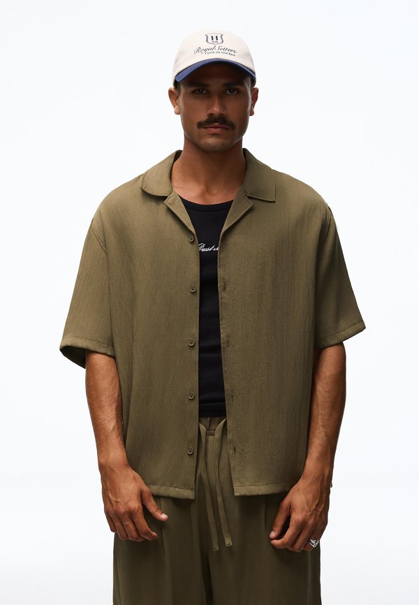 Bershka RUSTIC RELAXED - SHIRT  00999721 - Shirt - khaki