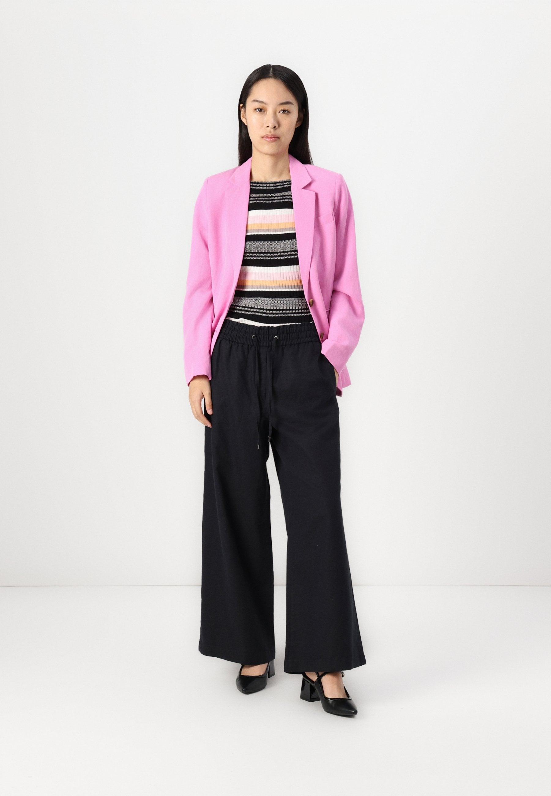 Esprit Blazer Media 2
