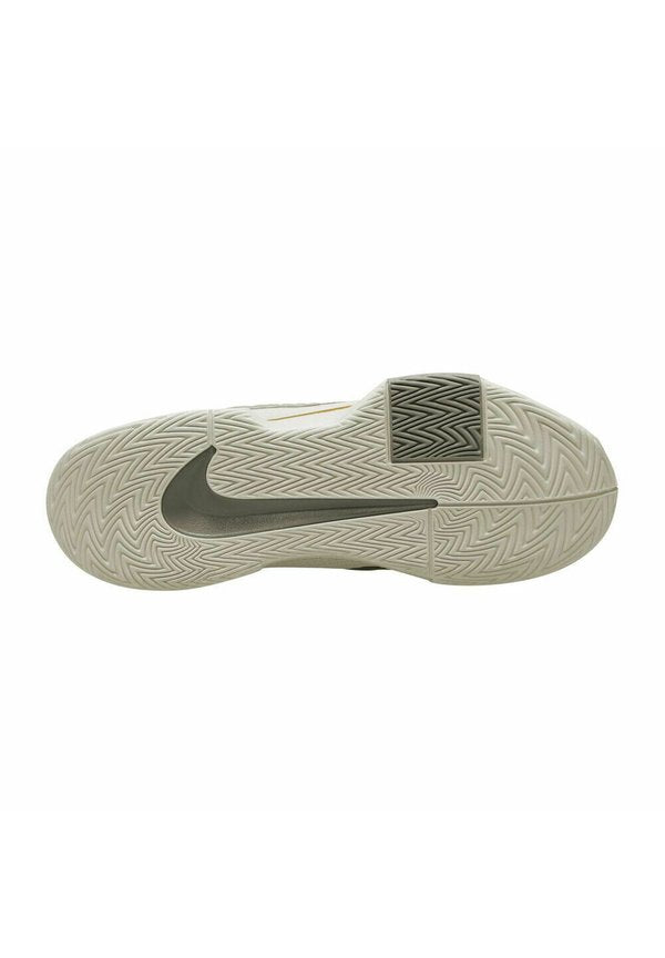 Nike Performance