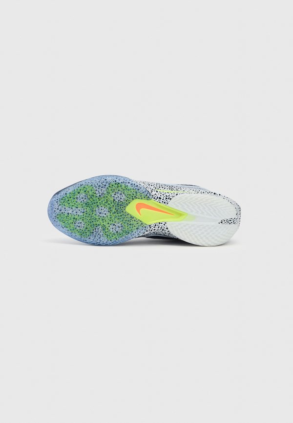 Nike Performance CUT 3