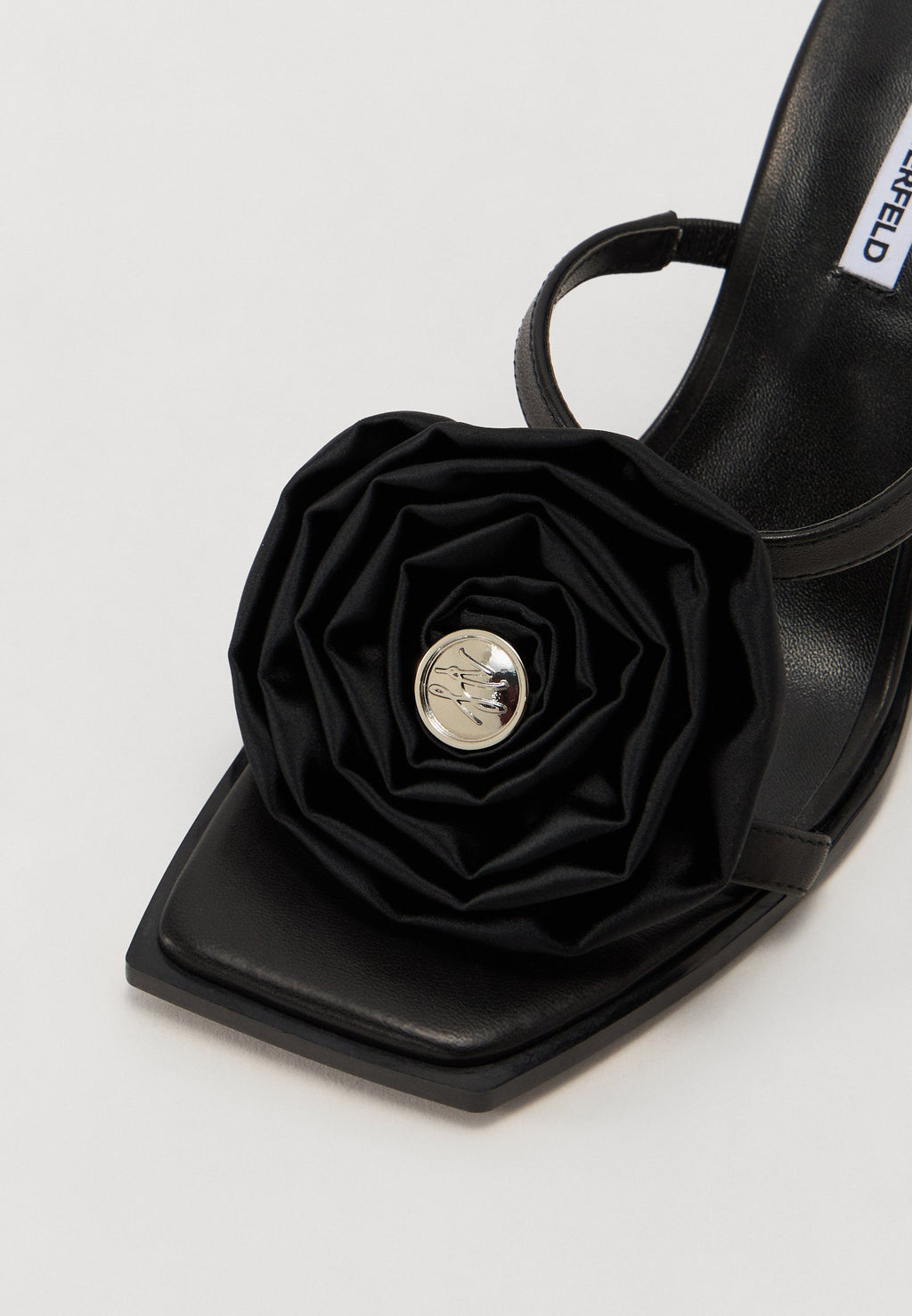 KARMEL FLORA Media 5