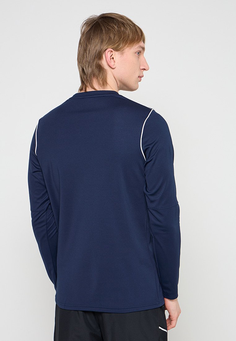 Nike Performance