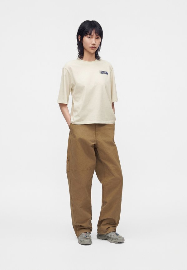 The North Face RETRO TRAIL BOXY SHORT SLEEVE TEE - GRAPHIC