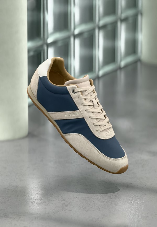 Tommy Hilfiger TH LO RUN ICON SUMMER MIX - Trainers - desert sky/classic stone