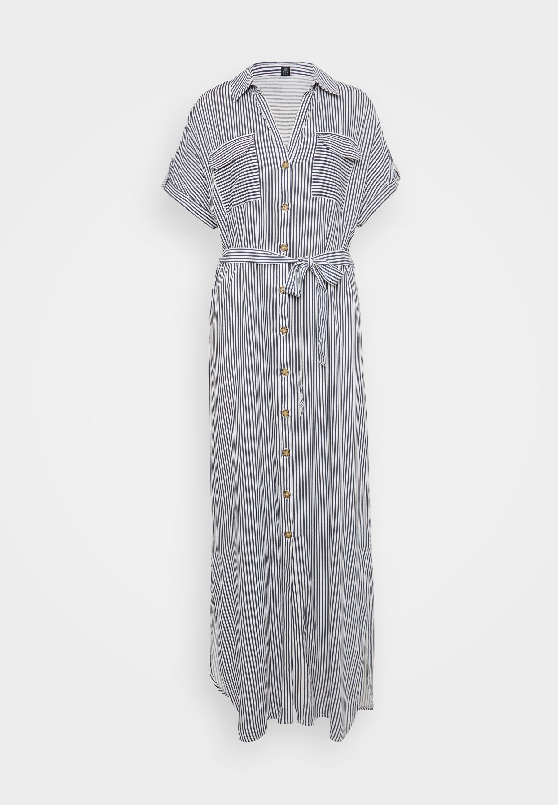 Gestreiftes Maxikleid in Blau und Weiß, kurze Ärmel, Brusttaschen, durchgehende Knopfleiste, gebundener Gürtel in der Taille, leichtes Gewebe mit glatter Textur.