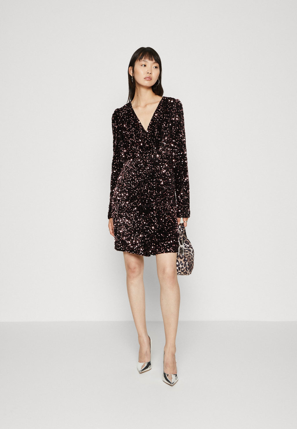 ONLANIKA WRAP SEQUIN SHORT DRESS Media 2
