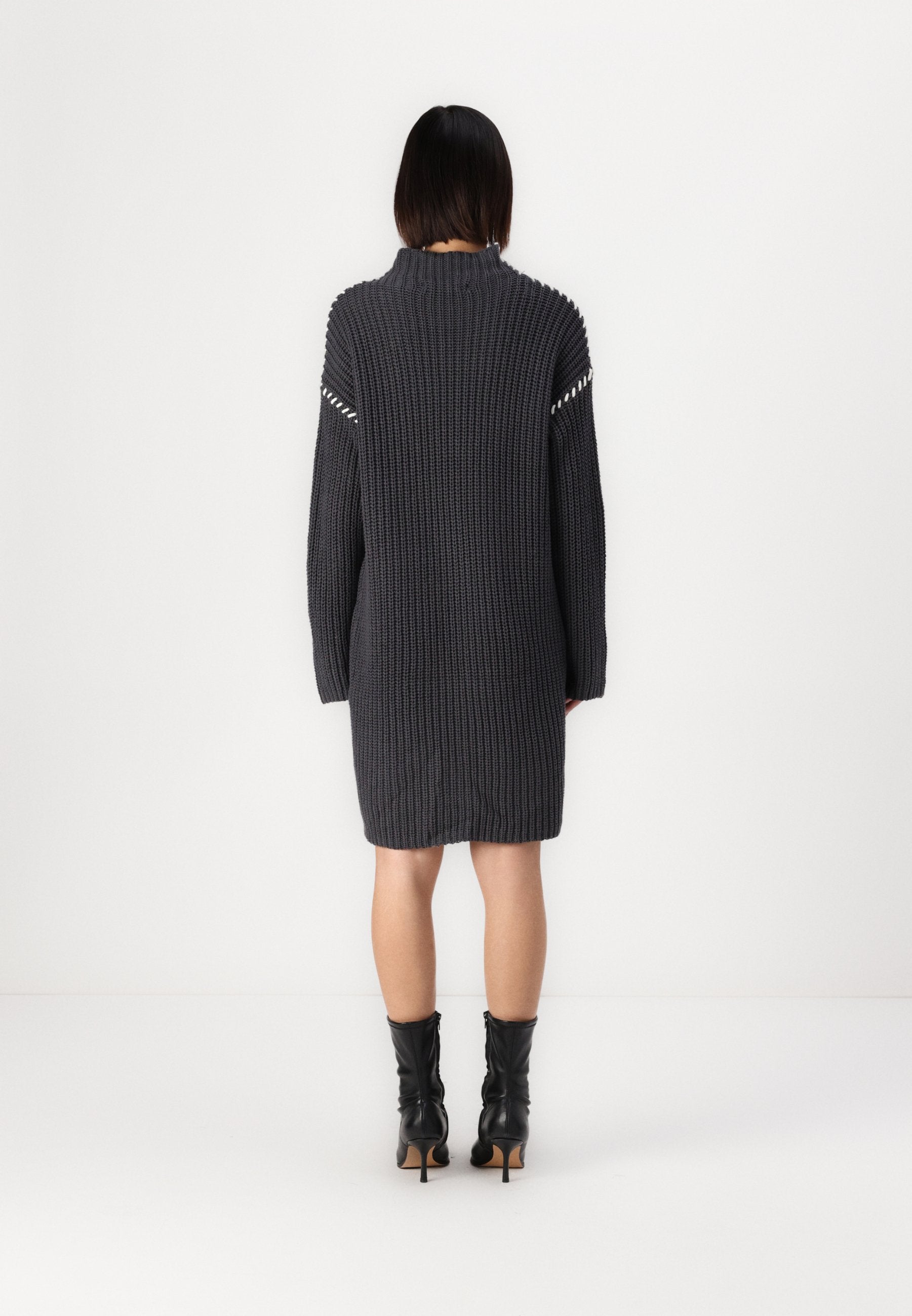 Vero Moda VMNEWCREAM FUNNELNECK DRESS