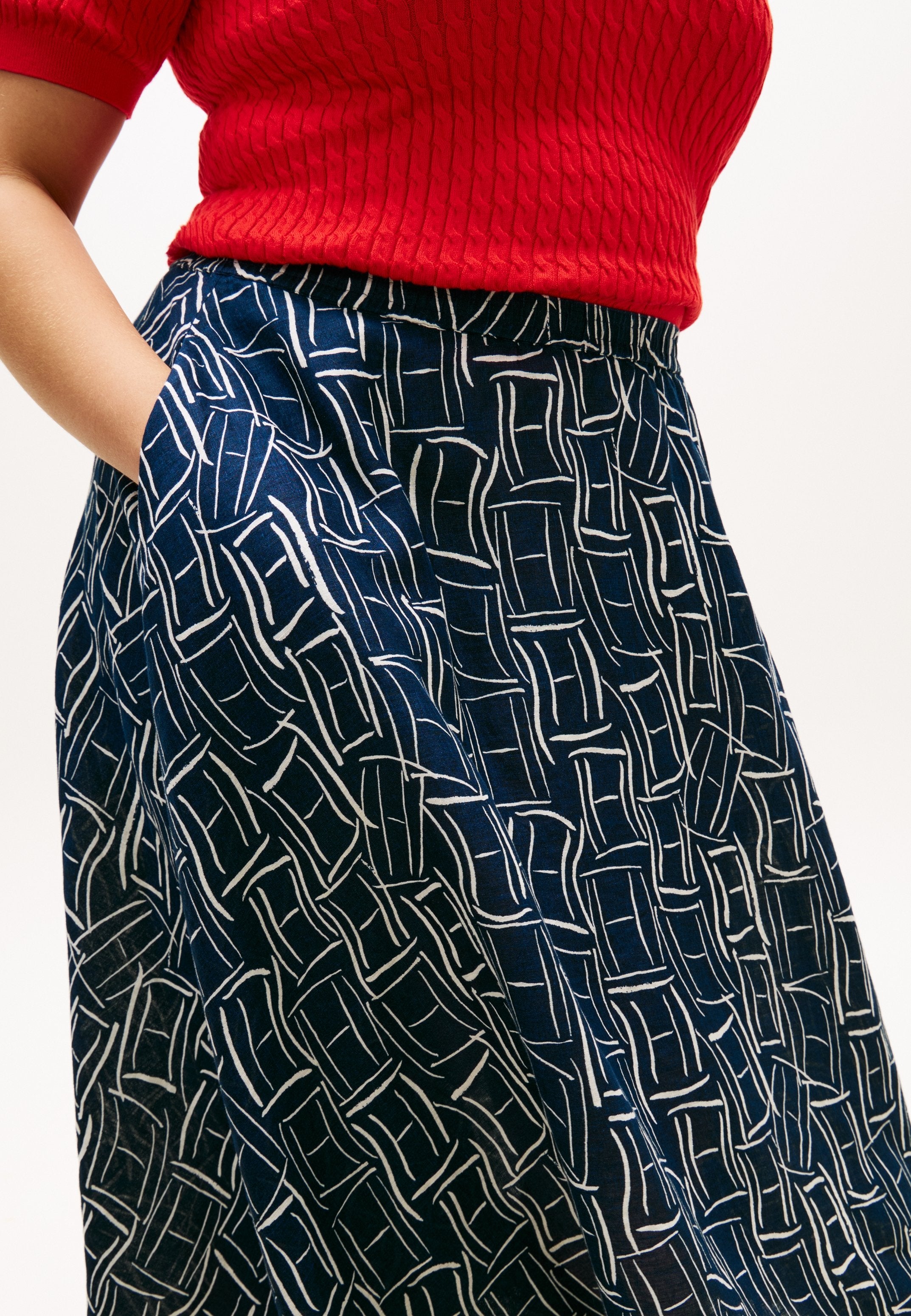 CURVE PURE LINEN FLARE MIDI SKIRT Media 5
