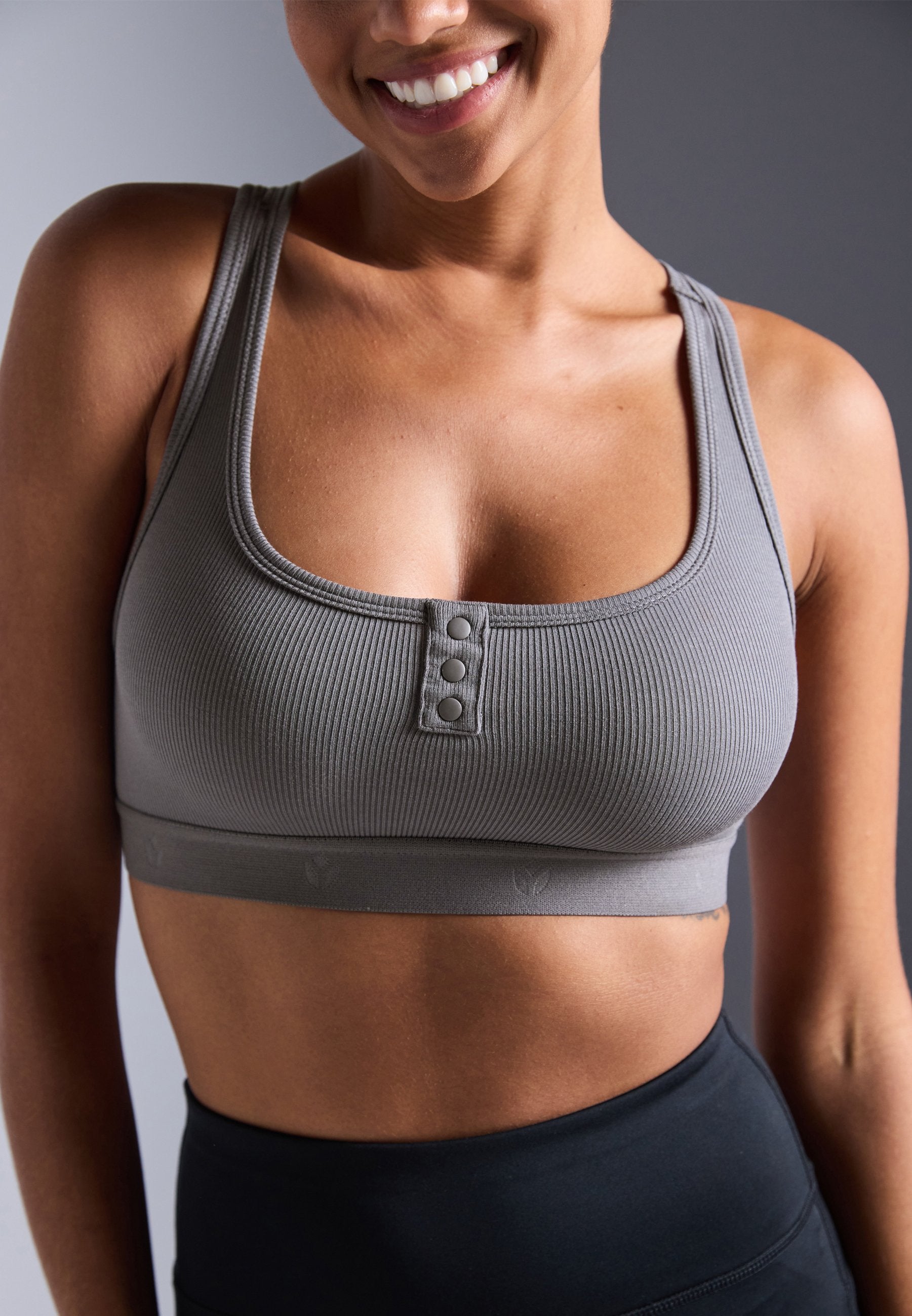 Even&Odd active LIGHT SUPPORT FINE RIBBED SPORTS BRA WITH RACER BACK