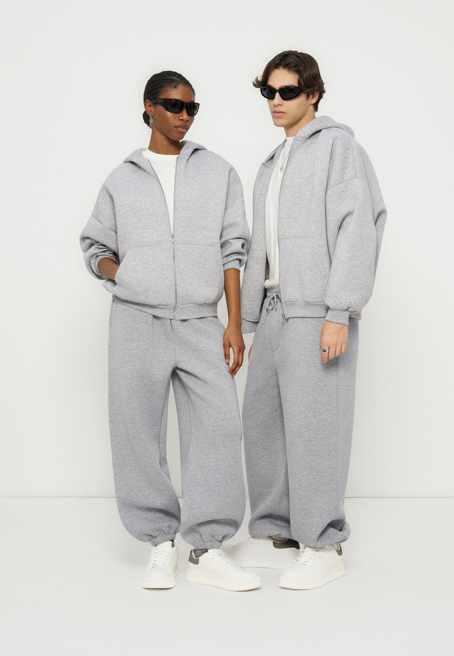 YOURTURN RELAXED FIT WITH STUDS ZIP-UP HOODIE