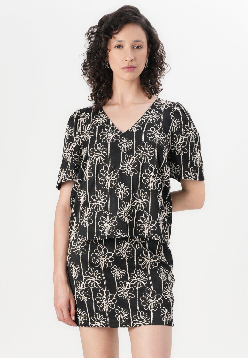 Object OBJCAMI V NECK