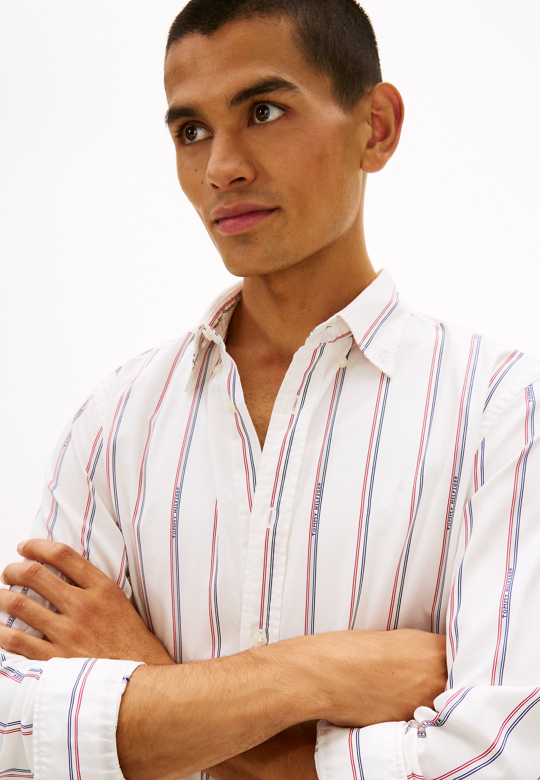 REGULAR FIT LOGO PINSTRIPE JACQUARD SHIRT Media 5