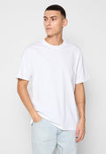 Weißes Baumwoll-T-Shirt mit Rundhalsausschnitt und kurzen Ärmeln. Der Stoff ist glatt und das Design ist einfach, ohne sichtbare Muster oder Logos.
