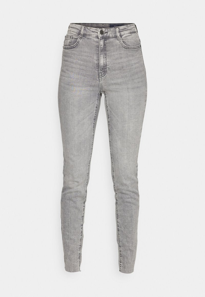 SATTY SKINNY CUT  Media 1