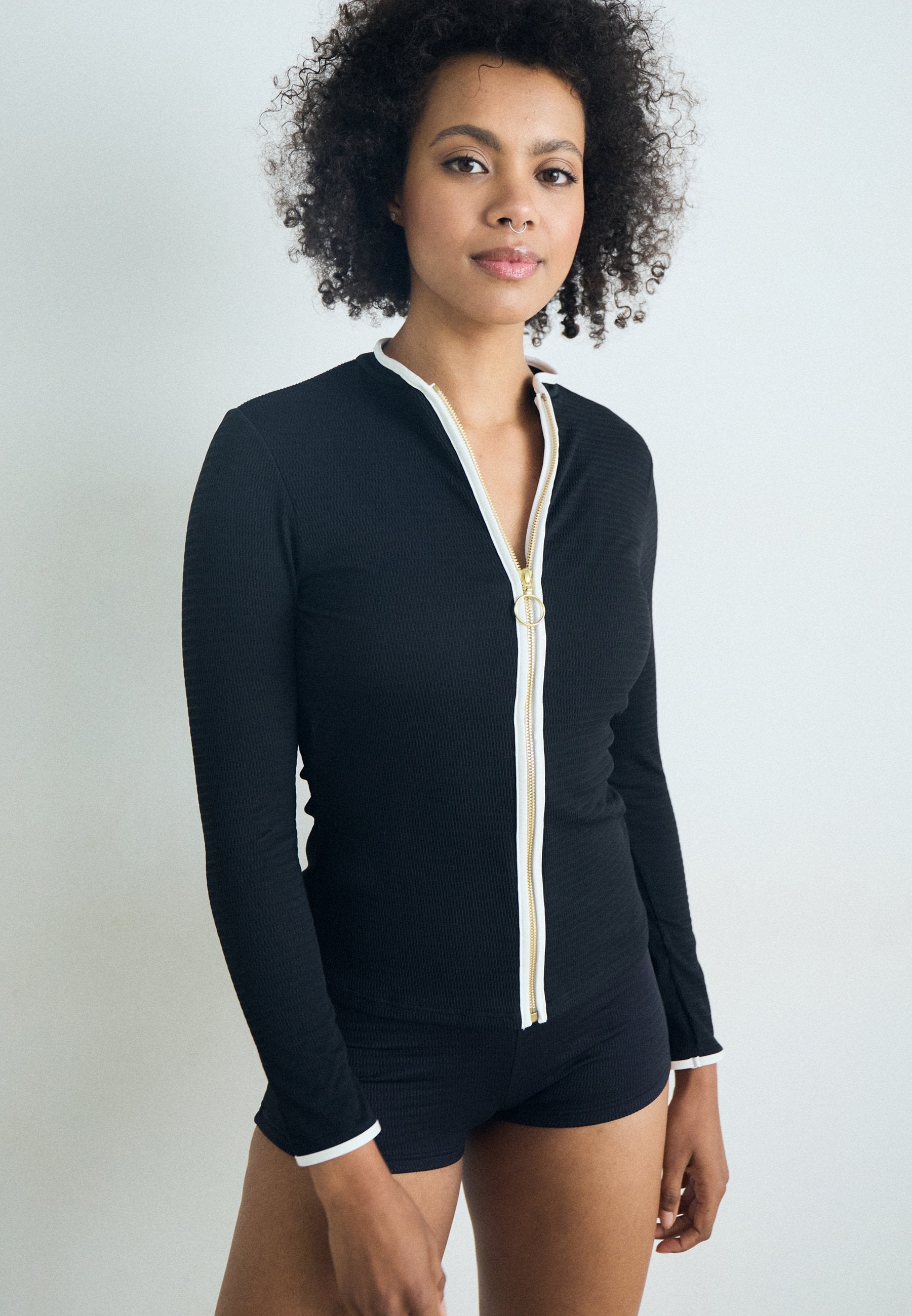 BEACH BOUND LONG SLEEVE SUNVEST Media 2